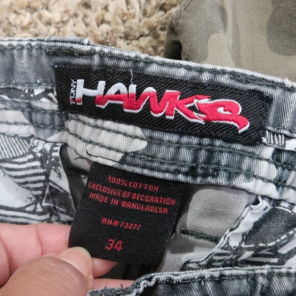 Men's Camo Cargo Utility Shorts - 34 waist - Picture 5 of 11